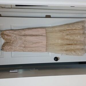 Gorgeous Vintage Tony Bowls Dress Size 6 Gold Lace Jeweled